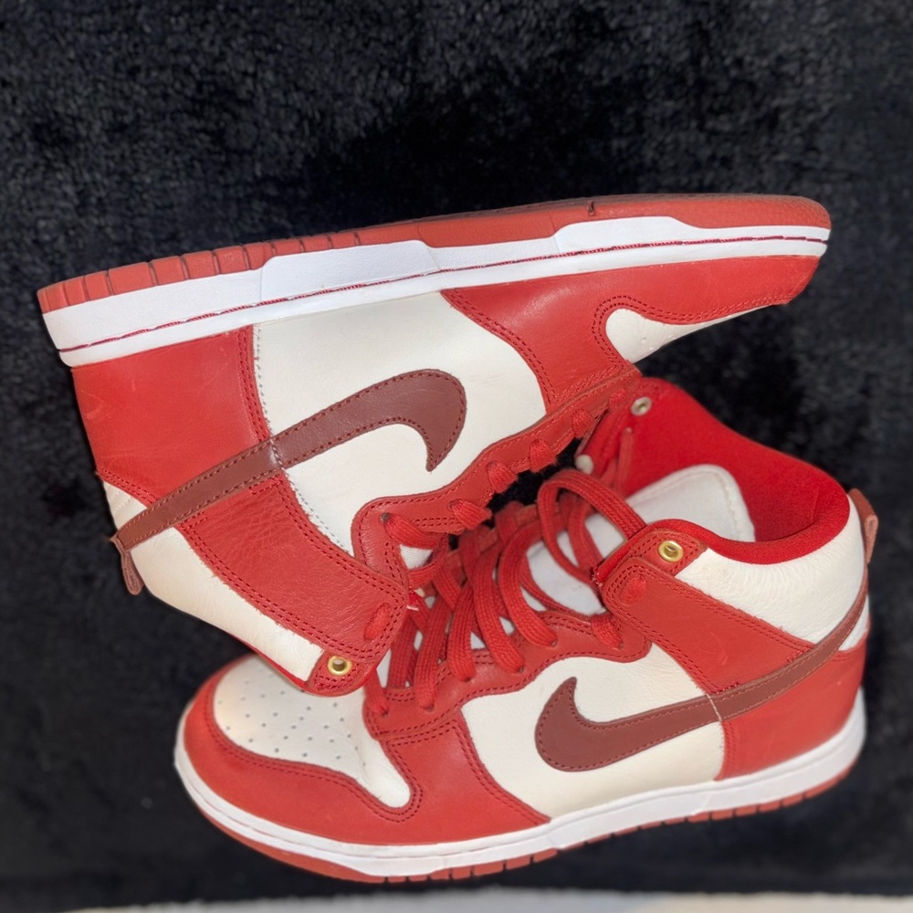Nike Dunk High Lxx Cinnabar